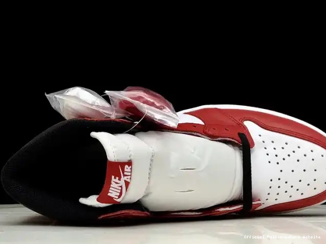 Official Maikesneakers 